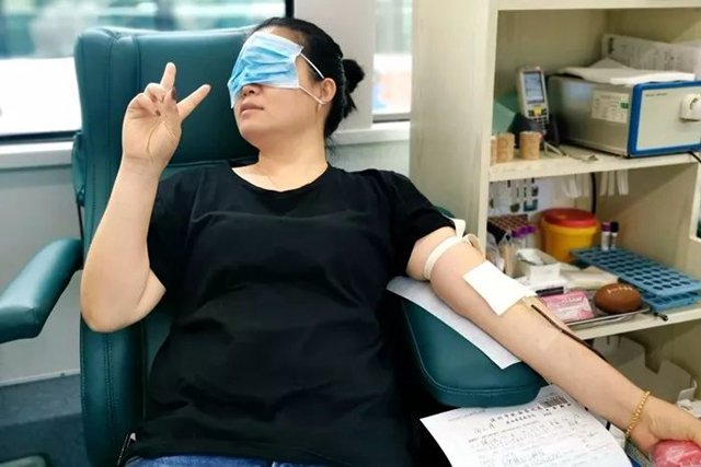 虽然晕血,但也阻挡不了你献血的决心.jpg 虽然晕血,但也阻挡不了你献血的决心.jpg