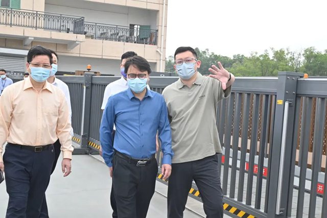 参观体验红门产品.jpg 参观体验红门产品.jpg