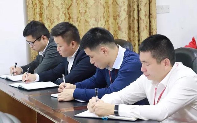 会议现场1.jpg