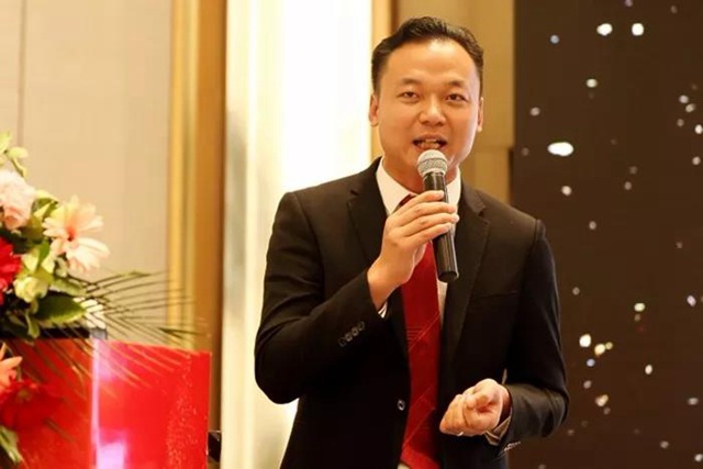 深圳红门代表.jpg