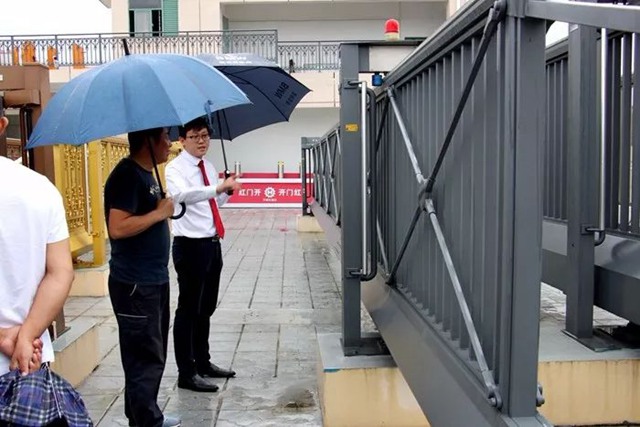 下雨也不能阻挡展厅的魅力2.jpg