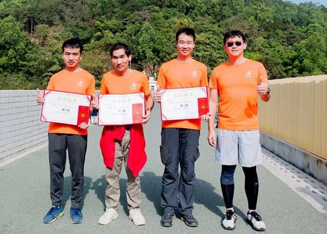 男子组冠、亚、季军.jpg