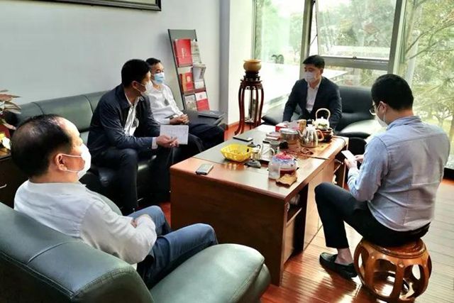 何菲总裁部署防疫工作.jpg