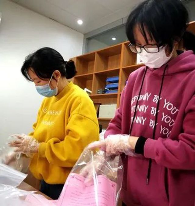 准备寄出防护口罩2.jpg