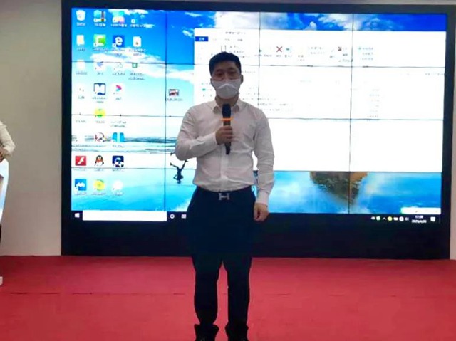 何菲总裁讲话.jpg