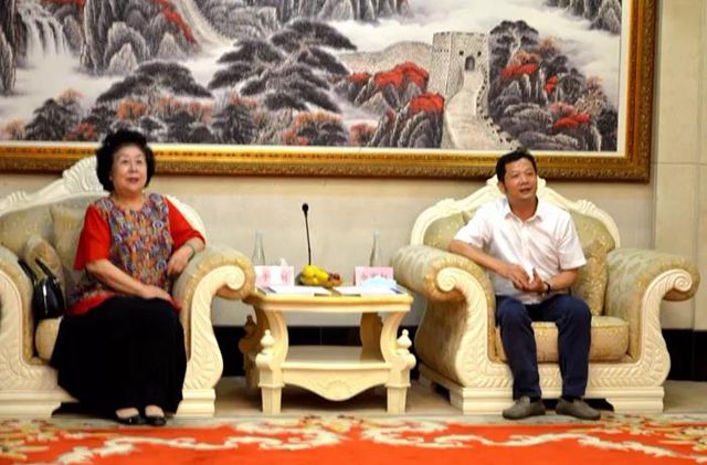 余家红董事长亲自接待.jpg