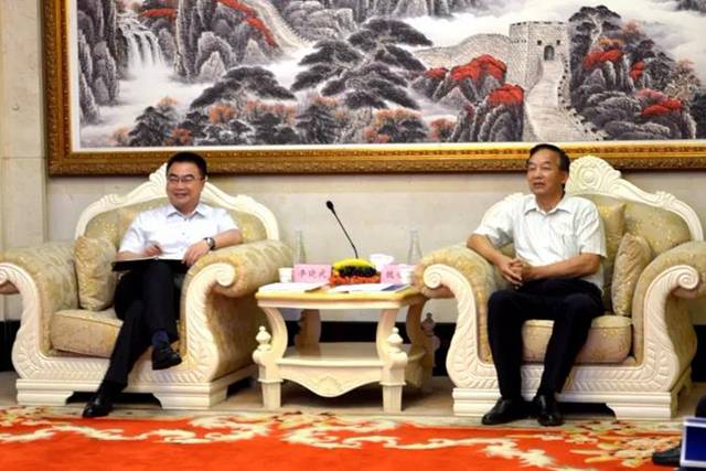 座谈会1.jpg