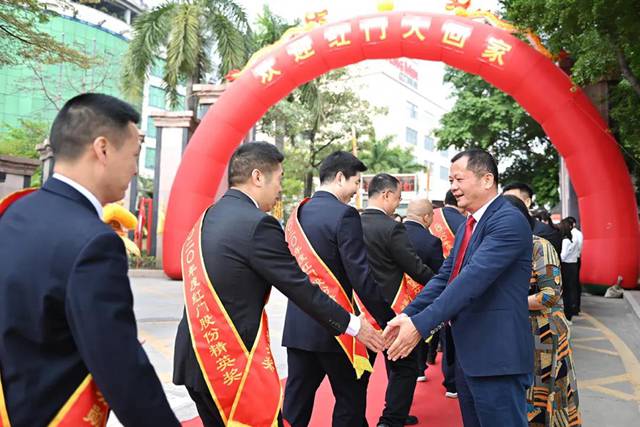 欢迎红门人回家.jpg