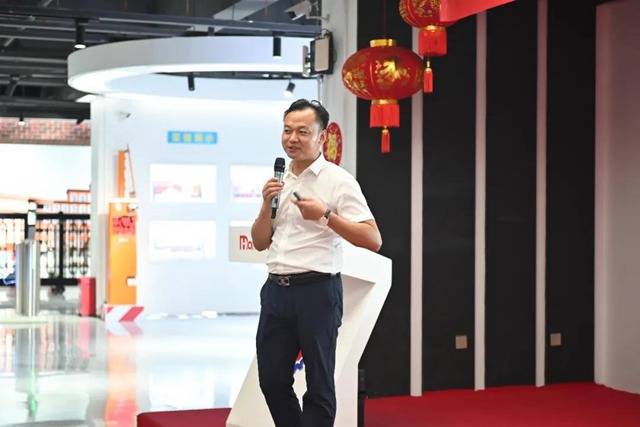 深圳战区杨祝亮分享成功经验与营销技巧.jpg