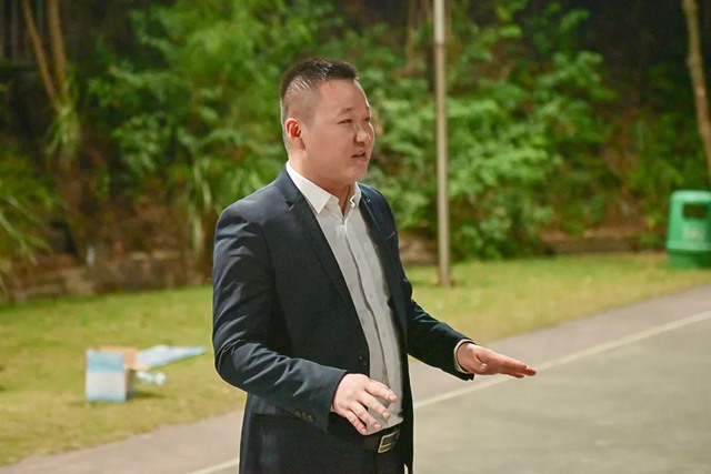 刘耀.jpg