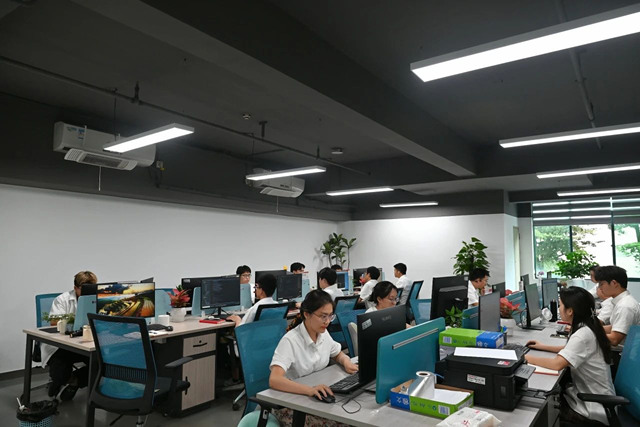 数字中心办公室.jpg