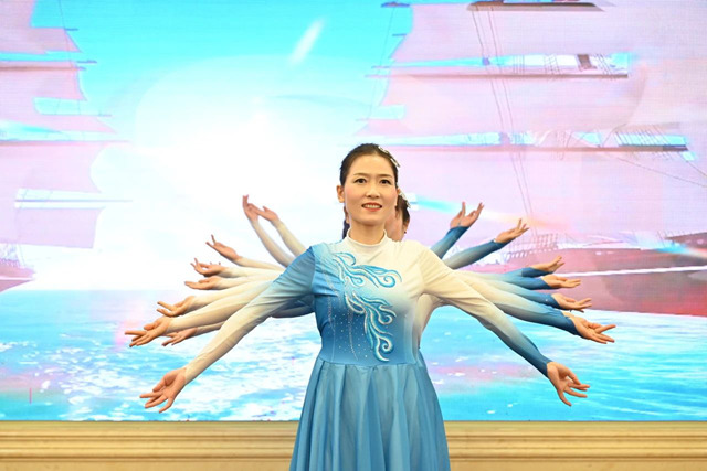 制造中心舞蹈《扬帆起航》.jpg