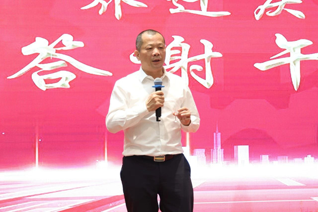 余家红先生.jpg